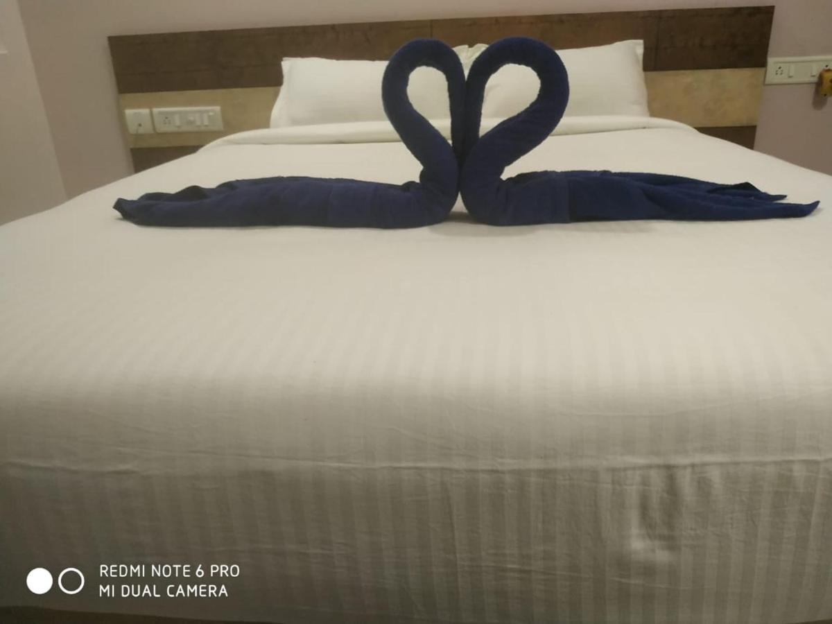 Skm Regency Hotel Csennai Kültér fotó